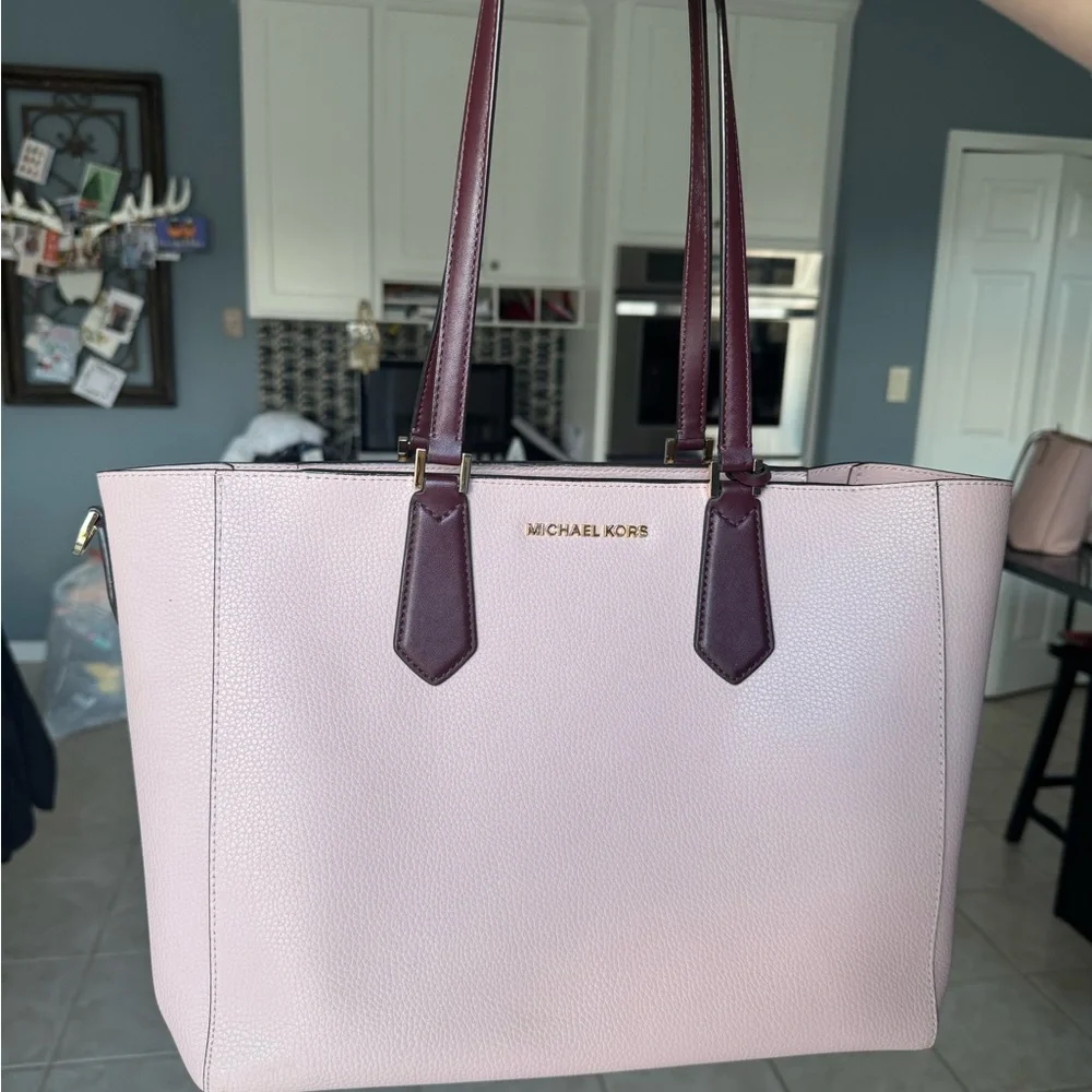 Michael Kors Light Pink Tote with Dark Brown Accents - Picture 1 of 7
